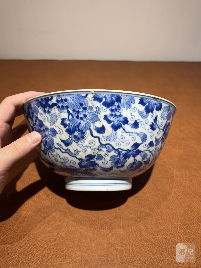 清康熙 青花松鼠葡萄纹大碗 - 图6